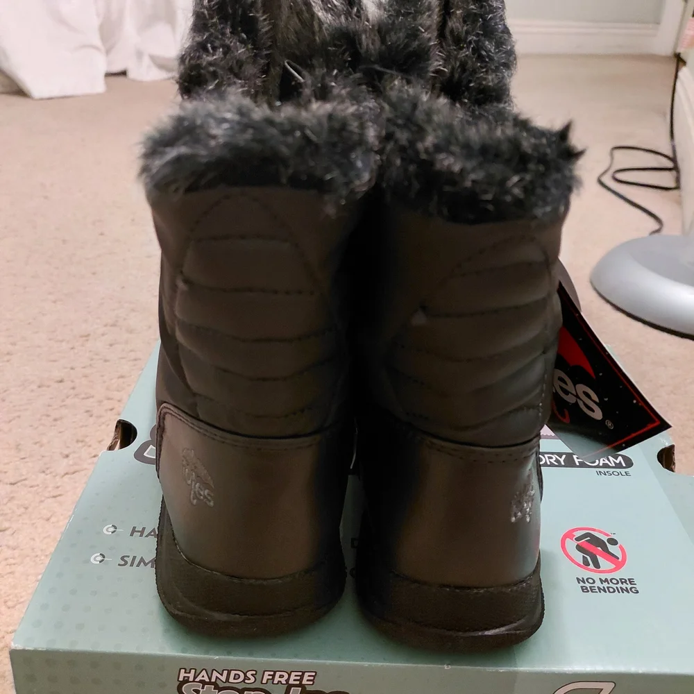 Totes Black Winter Boots with Faux Fur - Picture 7 of 9